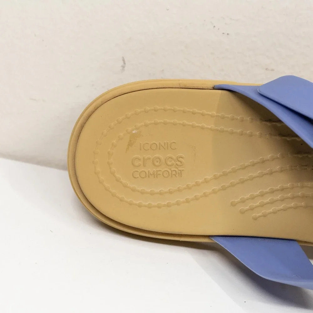 CROCS Tulum Toe Post Strappy Buckle Comfort Sandal Periwinkle Blue Tan Sz 7